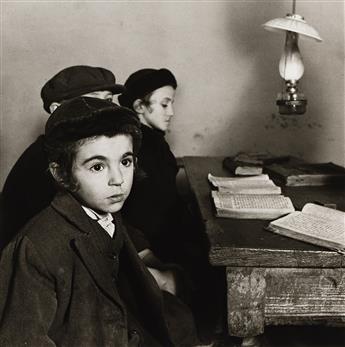 ROMAN VISHNIAC (1897-1990) A portfolio entitled The Vanished World. 1936-38; printed 1977.